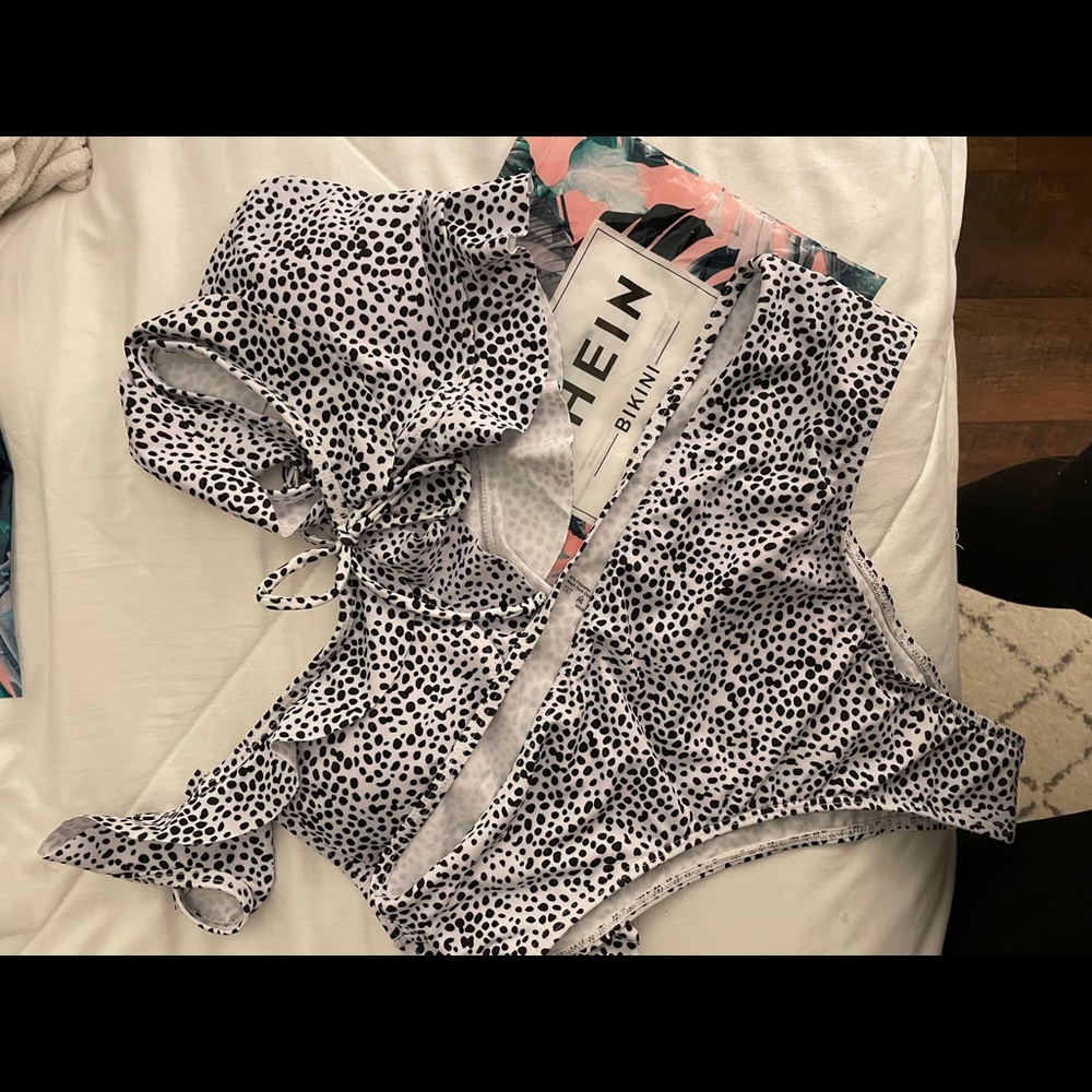 Black and white bathing suit w tags